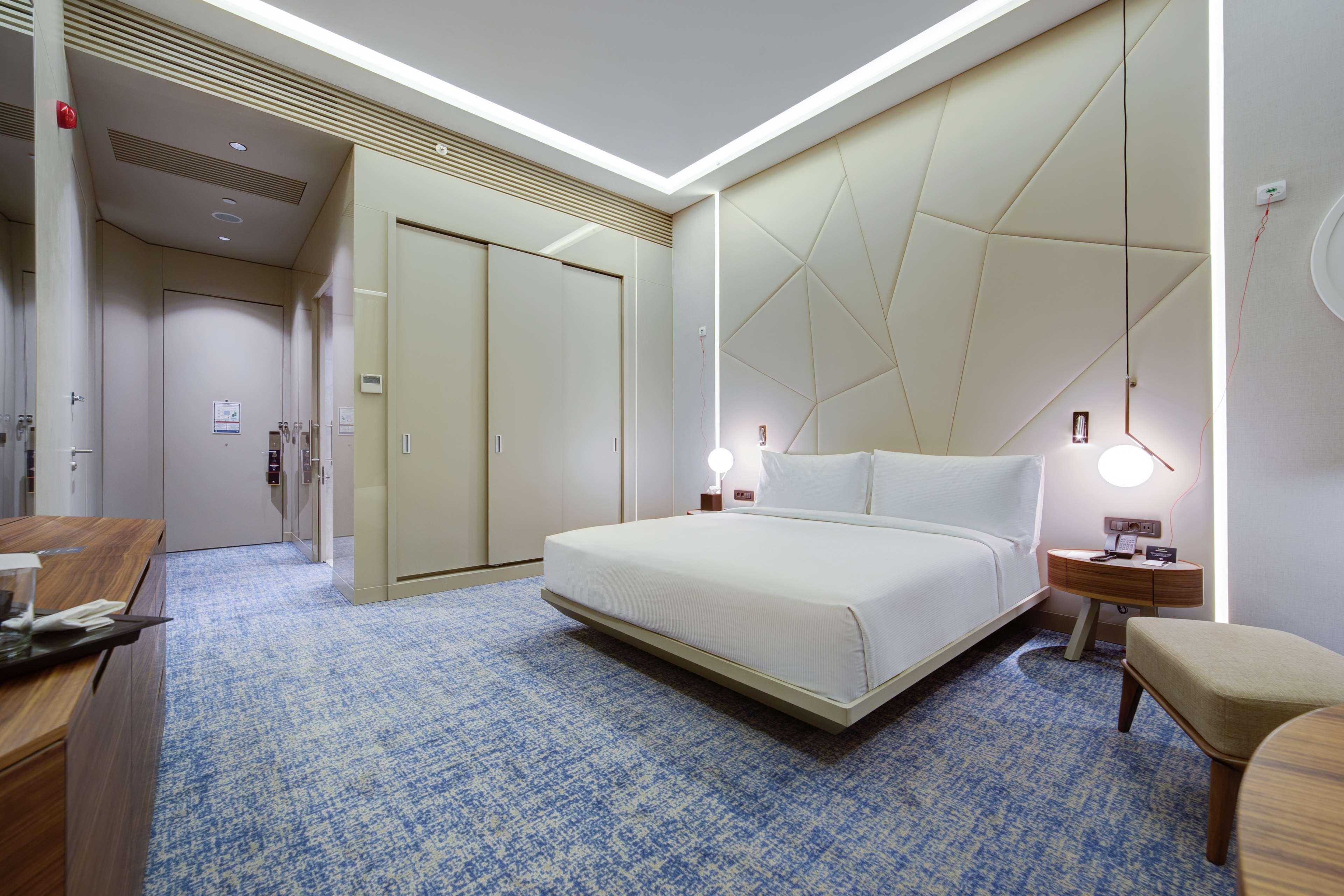 Doubletree By Hilton Adana Hotel Eksteriør billede