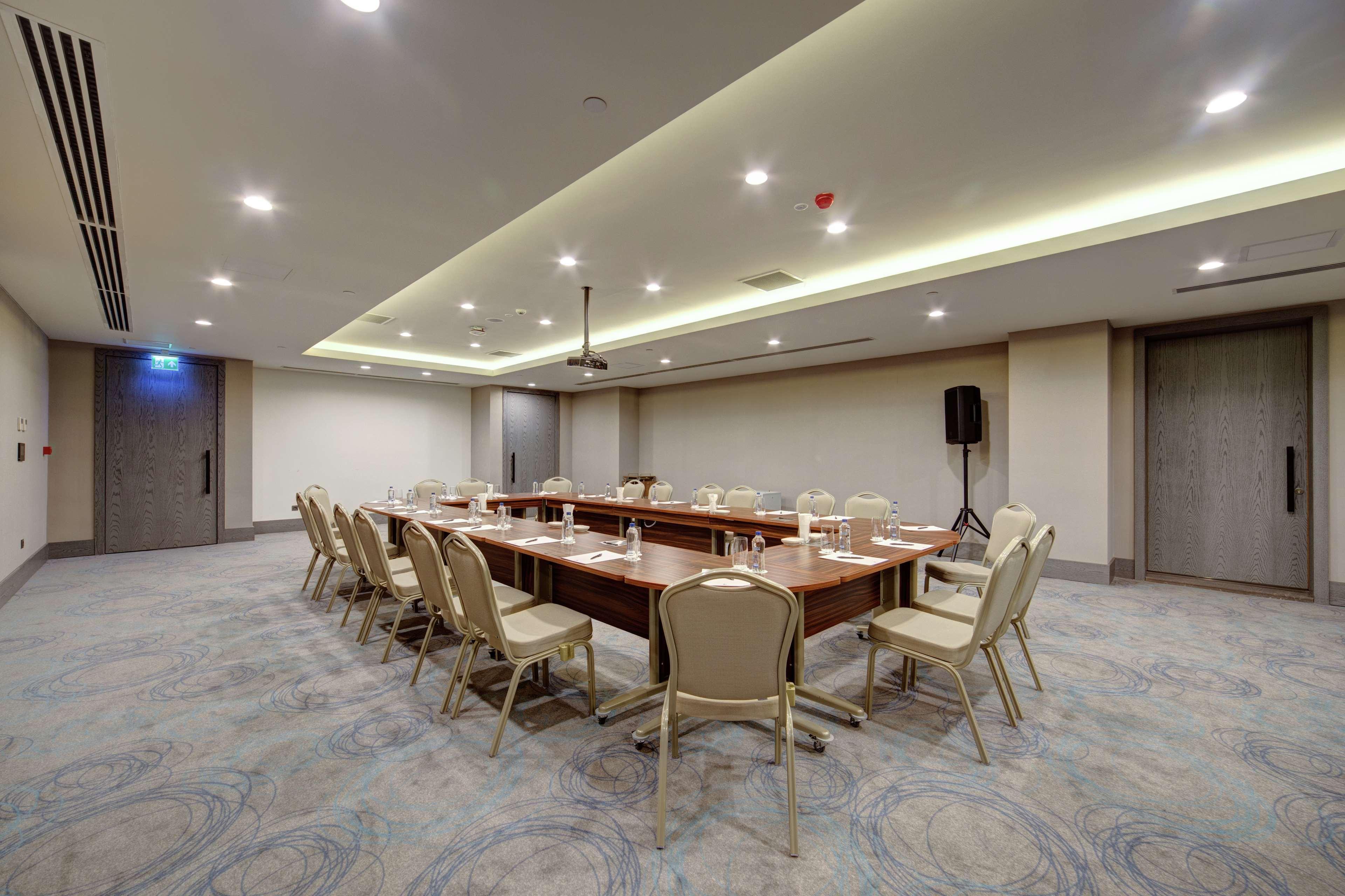 Doubletree By Hilton Adana Hotel Eksteriør billede