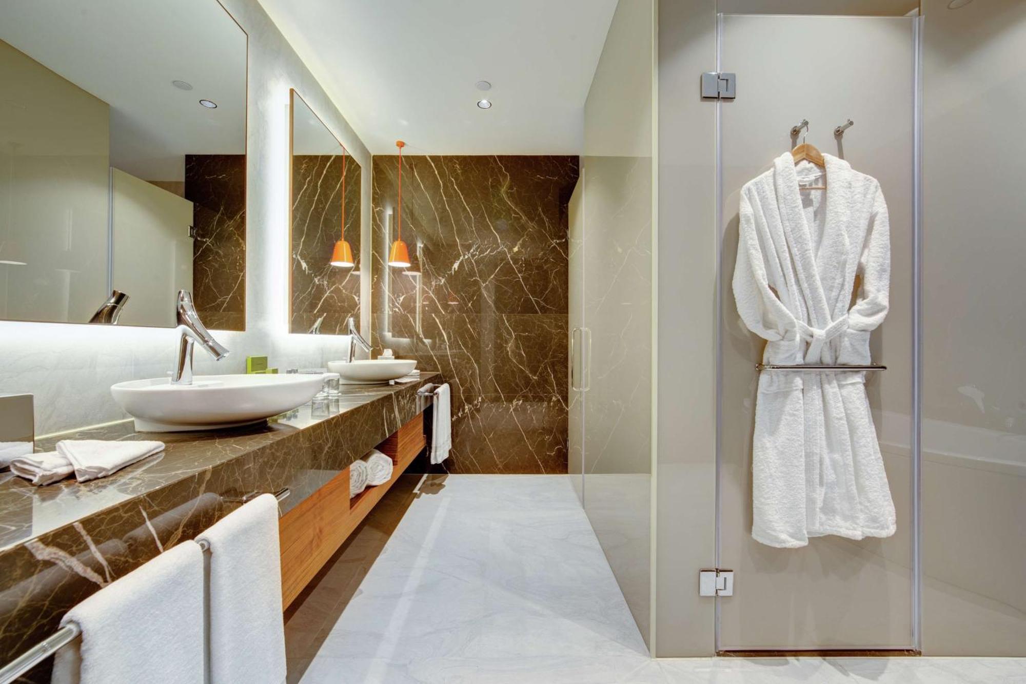 Doubletree By Hilton Adana Hotel Eksteriør billede