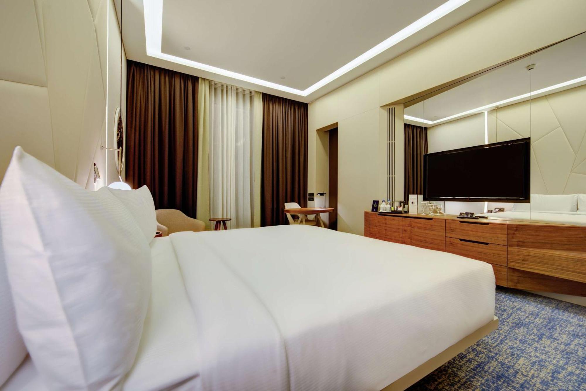 Doubletree By Hilton Adana Hotel Eksteriør billede